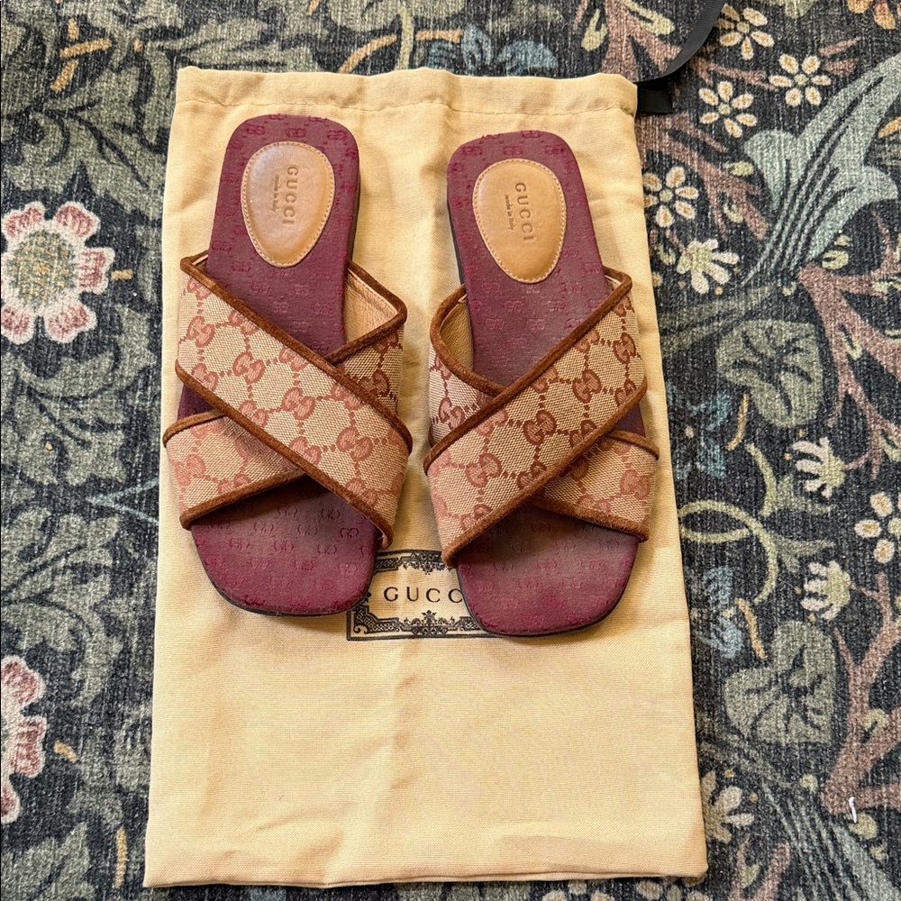 Gucci - slides, 37